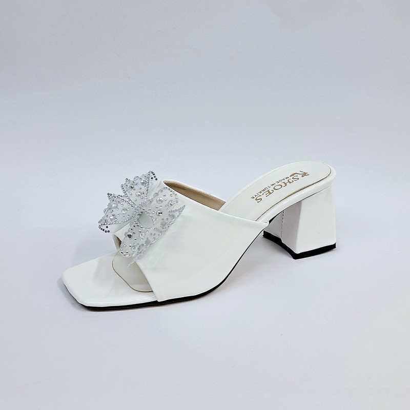 New Collection kurdele detaylı rugan kadın topuklu terlik beyaz