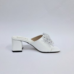 New Collection kurdele detaylı rugan kadın topuklu terlik beyaz