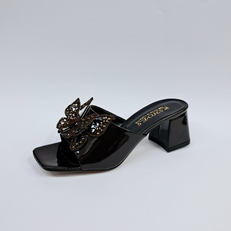 New Collection kelebek detaylı kadın topuklu terlik kahverengi