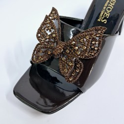 New Collection kelebek detaylı kadın topuklu terlik kahverengi