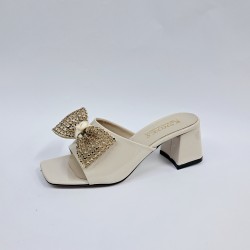 New Collection kurdele toka detaylı topuklu kadın terlik bej