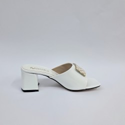 New Collection toka detaylı rugan kadın topuklu terlik beyaz