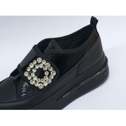 Modalendo taş toka detaylı cırtlı Ortopedik kadın spor ayakkabı siyah