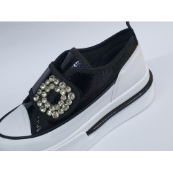 Modalendo taş toka detaylı cırtlı Ortopedik kadın spor ayakkabı beyaz