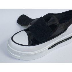 Modalendo taş toka detaylı cırtlı Ortopedik kadın spor ayakkabı beyaz