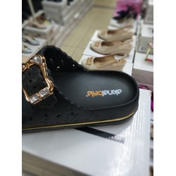 Akınal Bella çift tokalı desenli suya dayanıklı kadın terlik siyah