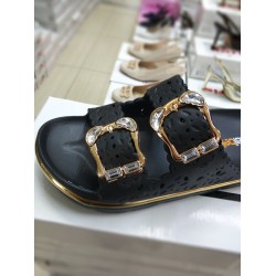 Akınal Bella çift tokalı desenli suya dayanıklı kadın terlik siyah