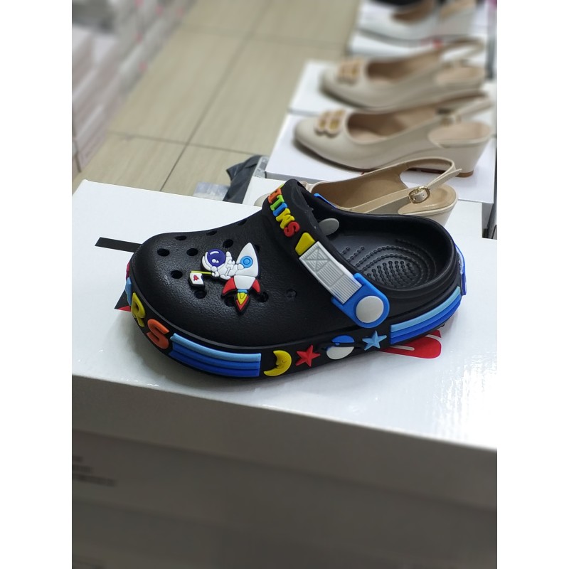 Calx suya dayanıklı burnu kapalı erkek çocuk terlik siyah