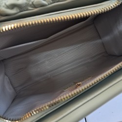 ÇÇS kabartma desenli zincirli kadın kol çantası mint yeşili