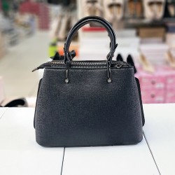 Label parlak kumaş taş detaylı kadın kol çantası siyah