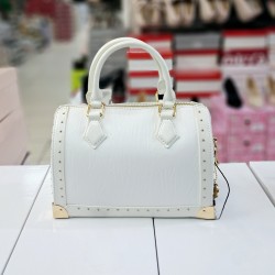 ÇÇS gold detaylı dalga desenli kadın kol çantası beyaz