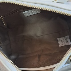 ÇÇS gold detaylı dalga desenli kadın kol çantası beyaz