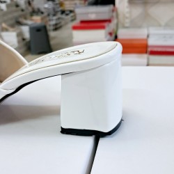 New Collection fiyonklu kadın topuklu terlik beyaz