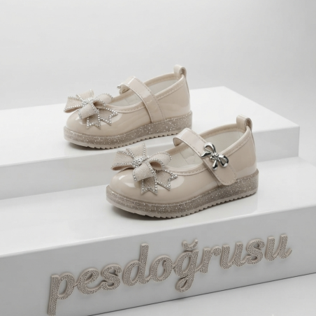 Minimoccs kurdele detaylı kız çocuk ayakkabı Krem